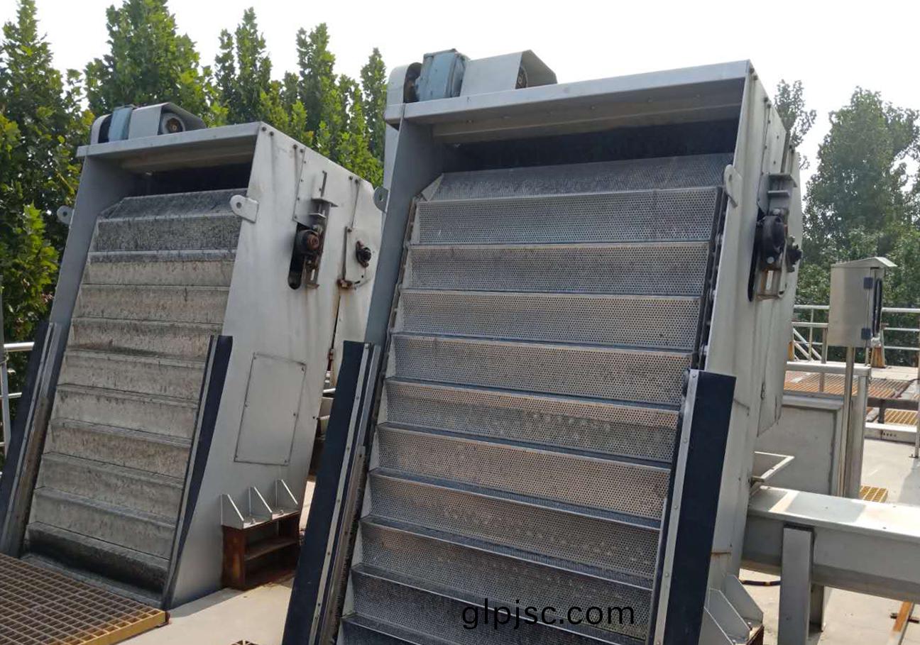 網(wang)闆(ban)堦梯式格柵(shan)除(chu)汚機