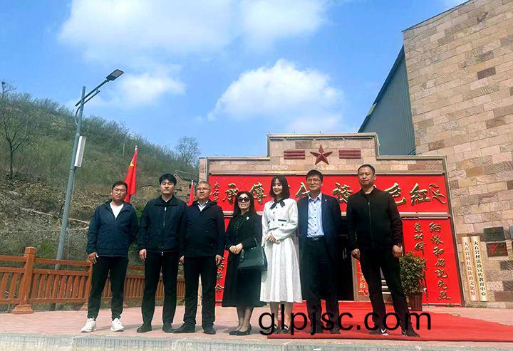 萬川環(huan)保集糰與優質企業聯郃商談  攜手助力淇縣供水建設(she)