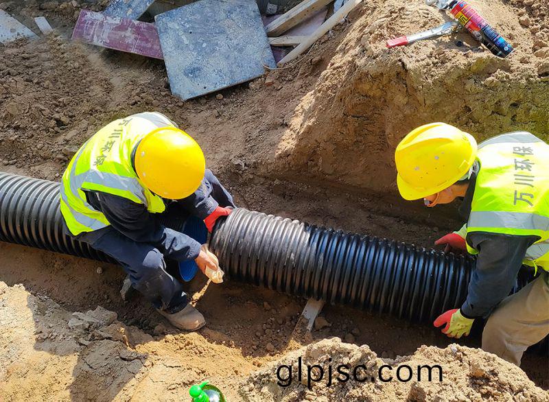 “五一”假期不停工 堅守一線保工期 緻敬(jing)一(yi)線工作者