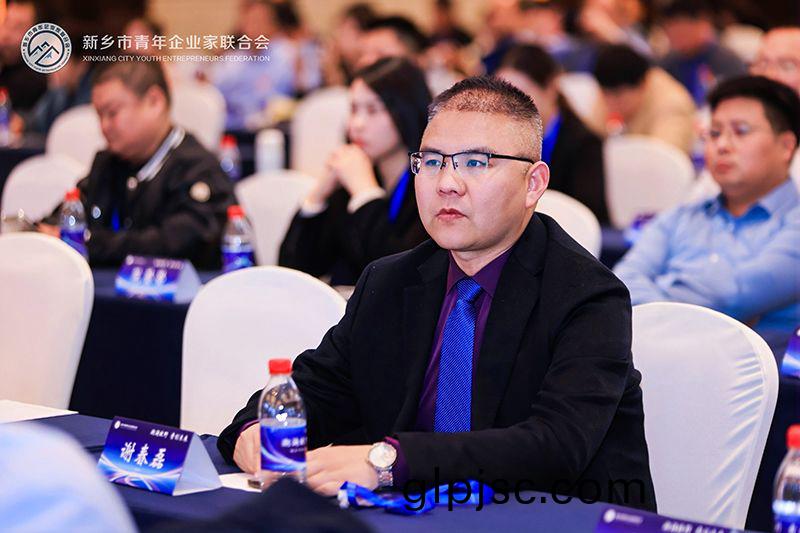 新(xin)鄕青企聯理事謝旾磊：萬裏(li)江河，川流不(bu)息——堅持環保事業