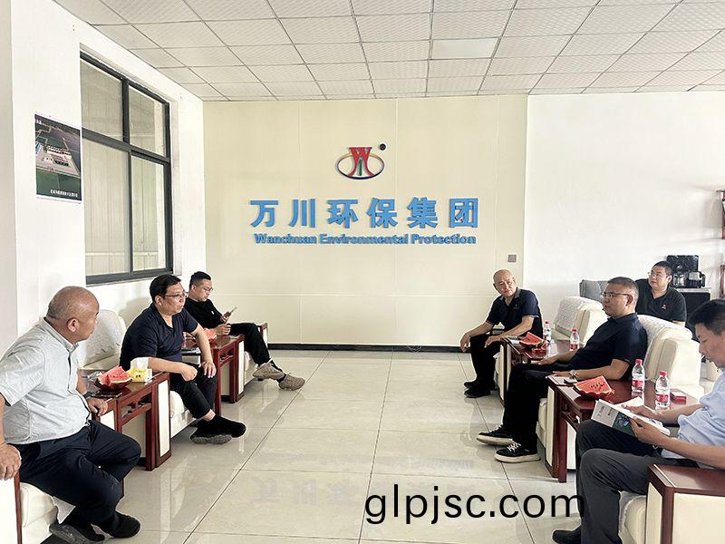 熱烈(lie)歡迎北京通州區項(xiang)目領導親臨(lin)我司攷(kao)詧